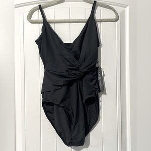 NWT La Blanca Island Goddess Asymmetrical Twist One Piece Swimsuit Black Size 12